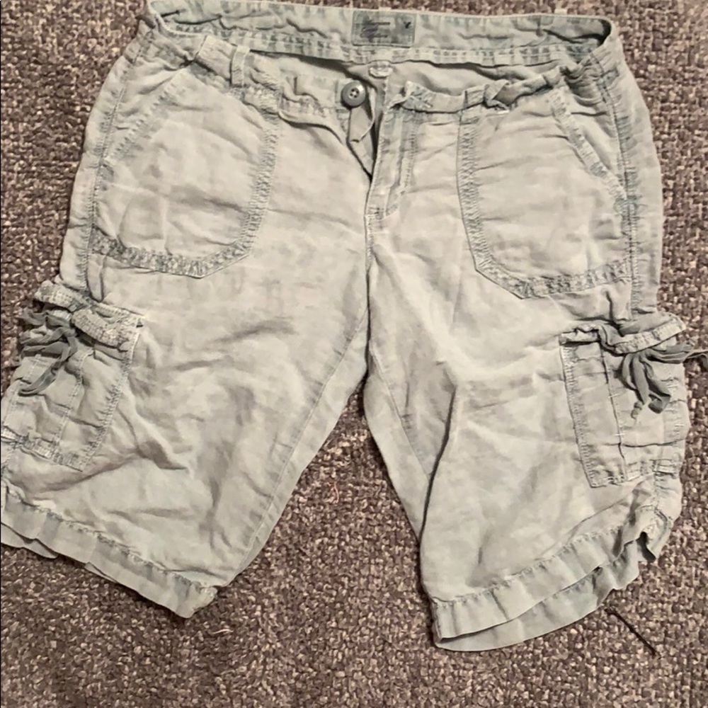 American Eagle size 2 Bermuda type shorts